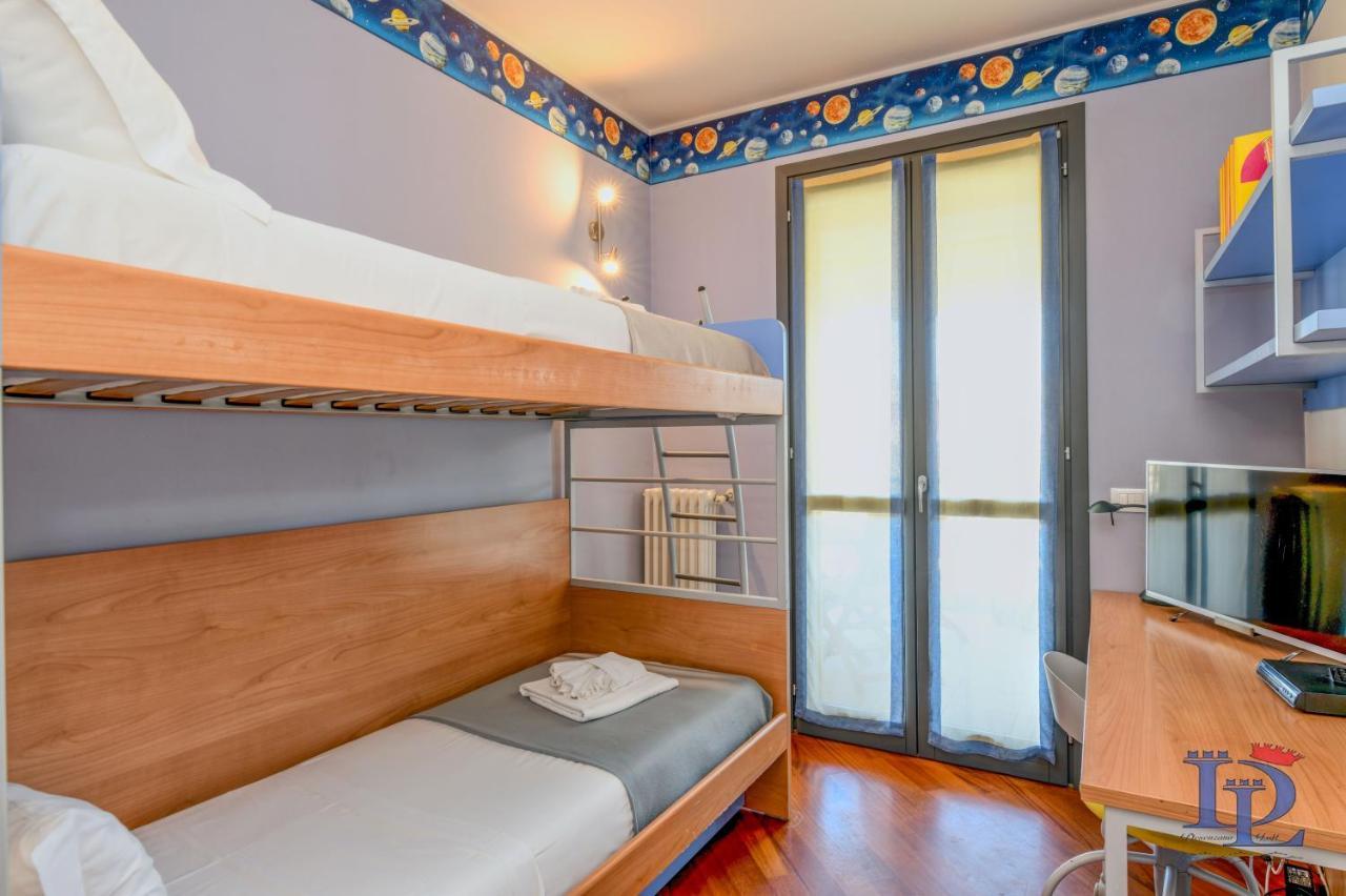 Desenzanoloft Official Partner Marriott Homes & Villas -Butterfly And 5 Pools Family Apartment Desenzano del Garda Exterior photo