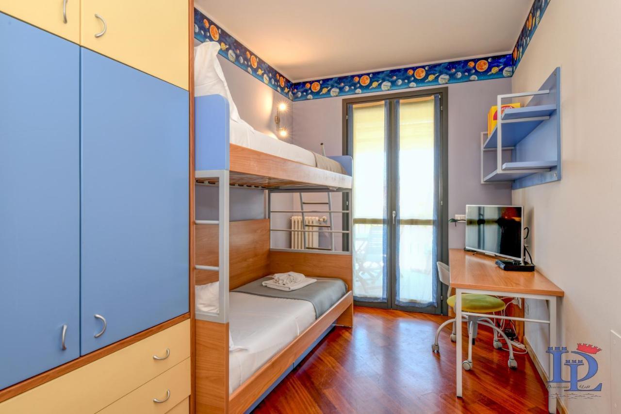 Desenzanoloft Official Partner Marriott Homes & Villas -Butterfly And 5 Pools Family Apartment Desenzano del Garda Exterior photo